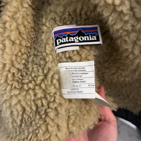 Patagonia Gray Kids Jacket with tan fleece - Picture 5 of 7